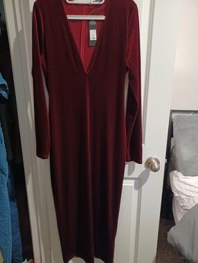 Fashion Nova Long Sleeve Velvet V-Neck Dress in Deep Burgundy